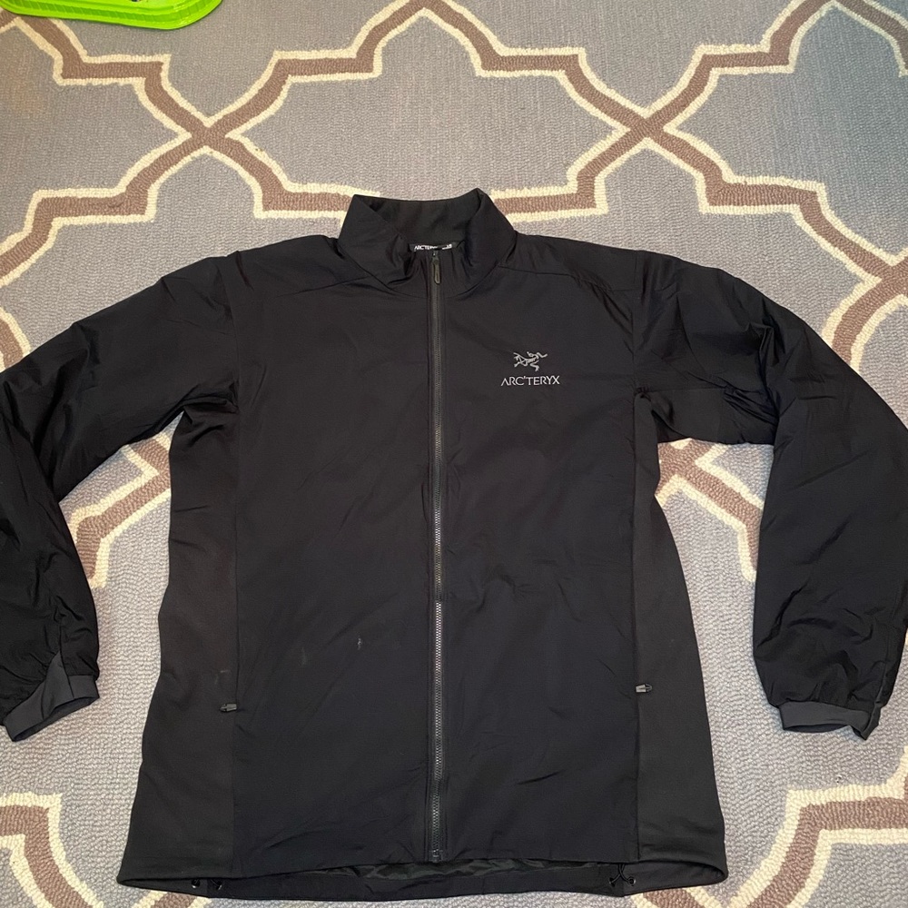 Excellent condition Arcteryx Atom AR men’s jacket Large Black